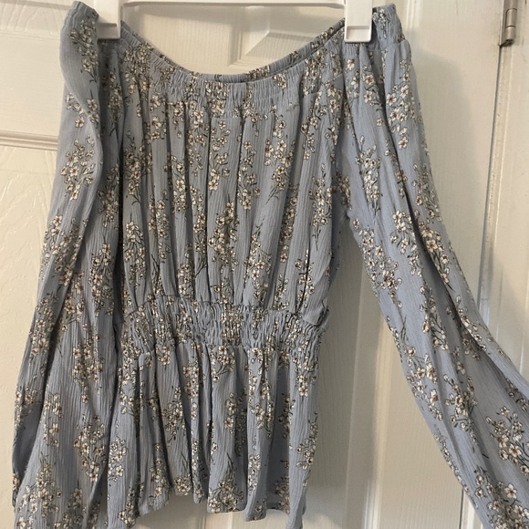 Off the Shoulder Floral Top - Picture 1 of 3